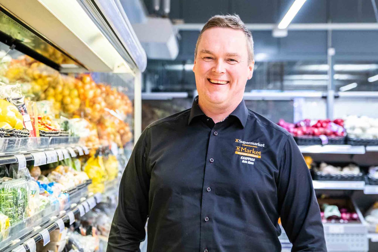 “Silloin harvoin kun jotain sattuu, luotamme Neveen”, toteaa Ounasvaaran K-Supermarketin kauppias Mats Rinne.