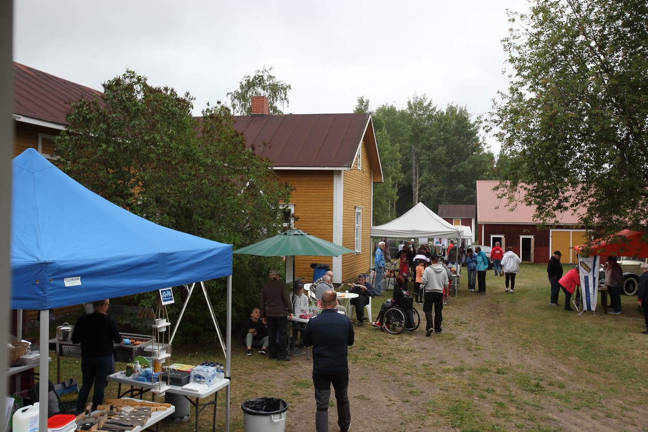 Pattijoki-päiviä vietetään perinteisesti Ojalan kotiseutumuseolla. Raahen museon asiantuntijat opastavat museolla lauantaina.