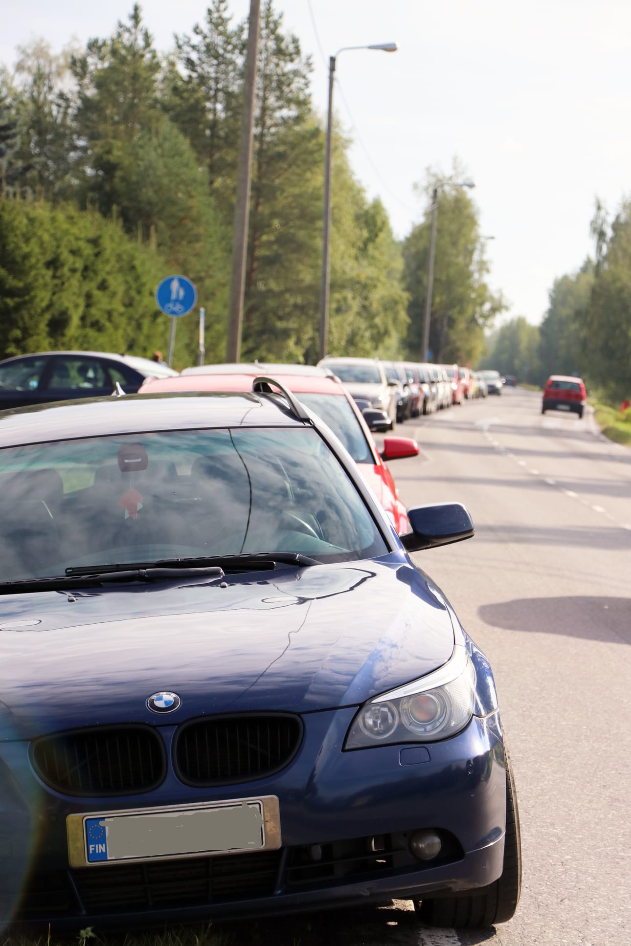 Autojonoa piisaa liittymän molemmilla puolilla.