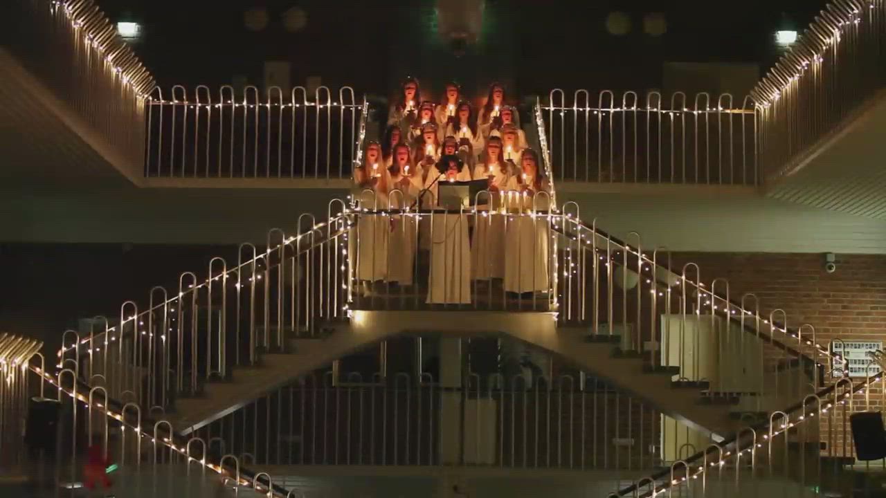 Lucia-kulkue Lyseonpuiston lukiolla