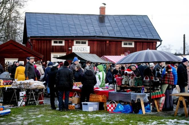 Stundarsin joulumarkkinoilla on perinteisesti tungosta. Viime vuoden markkinoilla riitti myös väkeä. Kuva: Jaakko Elenius