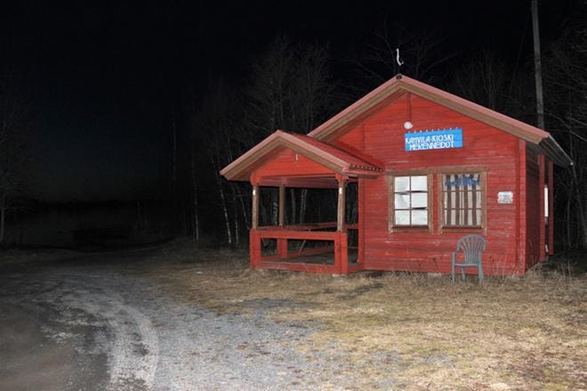 Kaupungin vuokramaalla sijaitsevasta noin 18-neliöisestä kioskista tehdään taukotupa. KUVA: MINNA ZILLIACUS