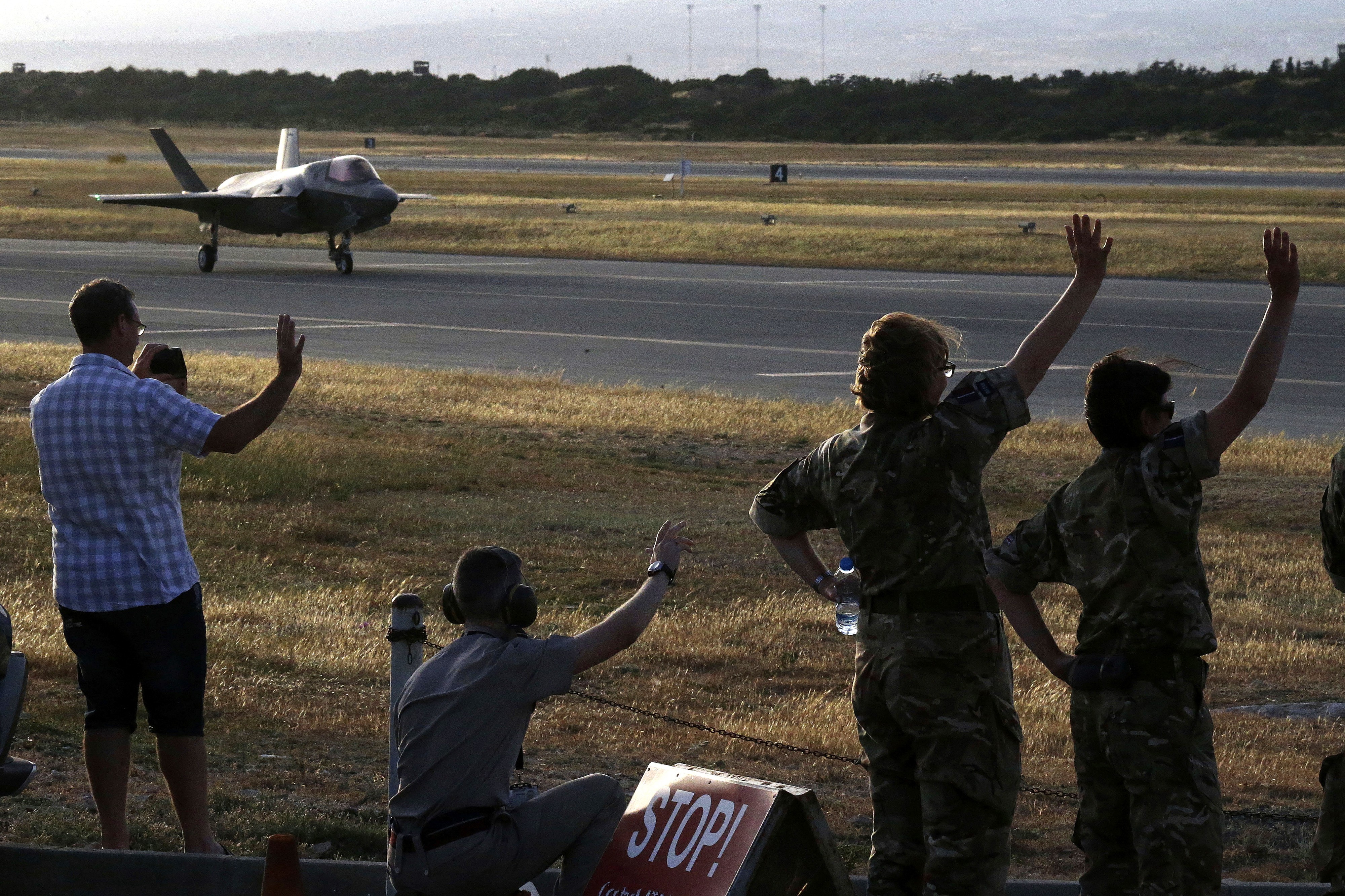 Britannian F-35-hävittäjät harjoittelivat Kyproksella viime viikon alussa. Yhä useampi eurooppalainen maa on päätynyt valitsemaan amerikkalaisen F-35:n, viimeisimpänä Puola.