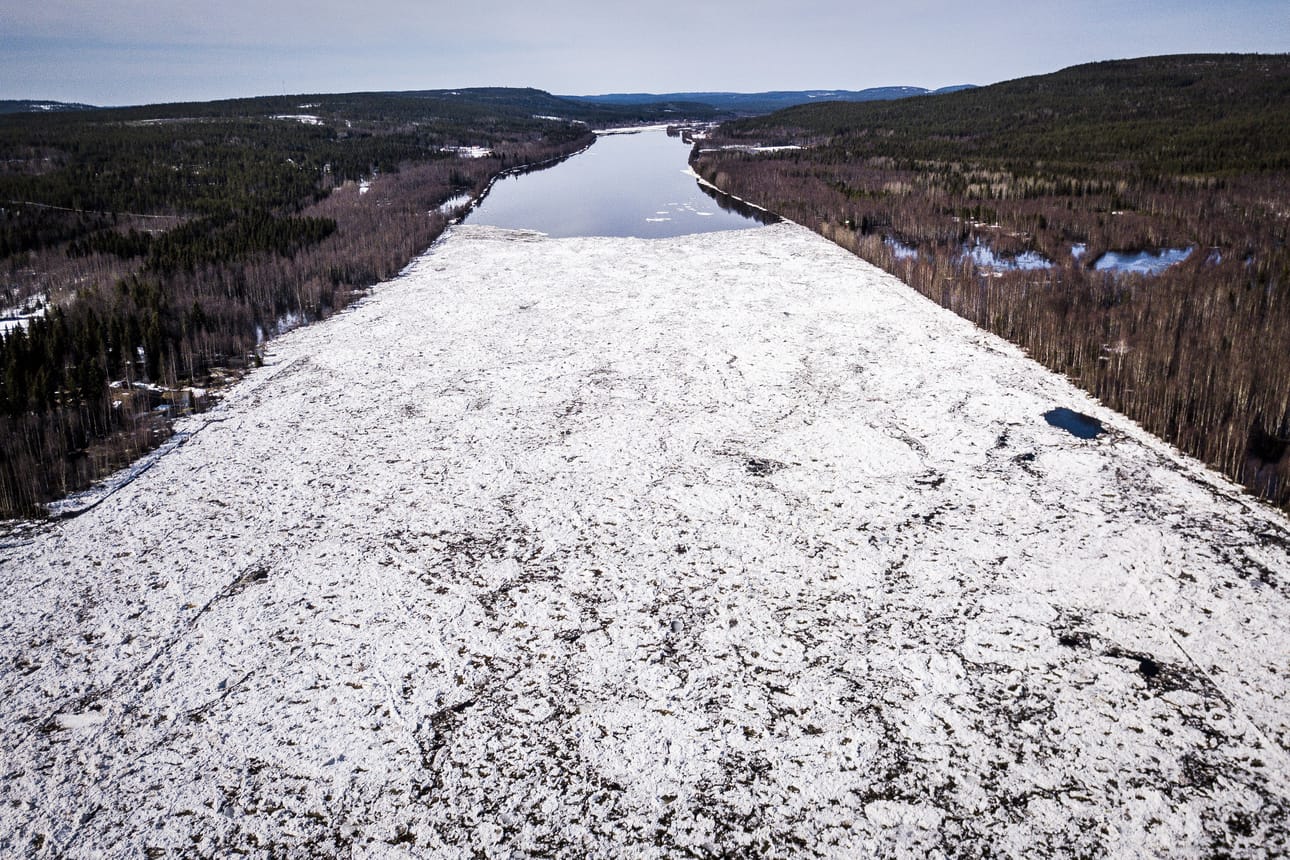 Jääpakkaumaa Sinetän alapuolella oli vielä maanantaina paikoillaan.