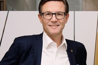 – Nykyisestä työstäni katsottuna tutkimus- kehitys- ja innovaatioiden rahoituksen taso huolestuttaa. Lisäksi yritysten verotuksen olisi oltava ennustettavaa ja investointeja tukevaa, Jaakko Hirvola sanoo. KUVA: EY