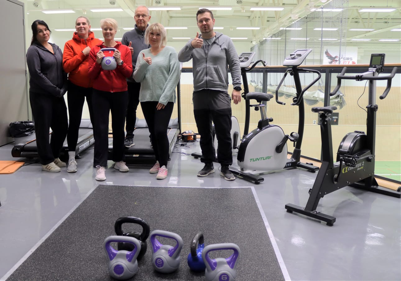 Järjestäjät toivovat ihmisten osallistuvan aktiivisesti teemaviikon tarjontaan. Kuvassa vasemmalta Heidi Kolunsarka, Niina Ylinen, Anne Kankaanpää, Tapani Kumpula, Inka Varjanto sekä Janne Kujala.