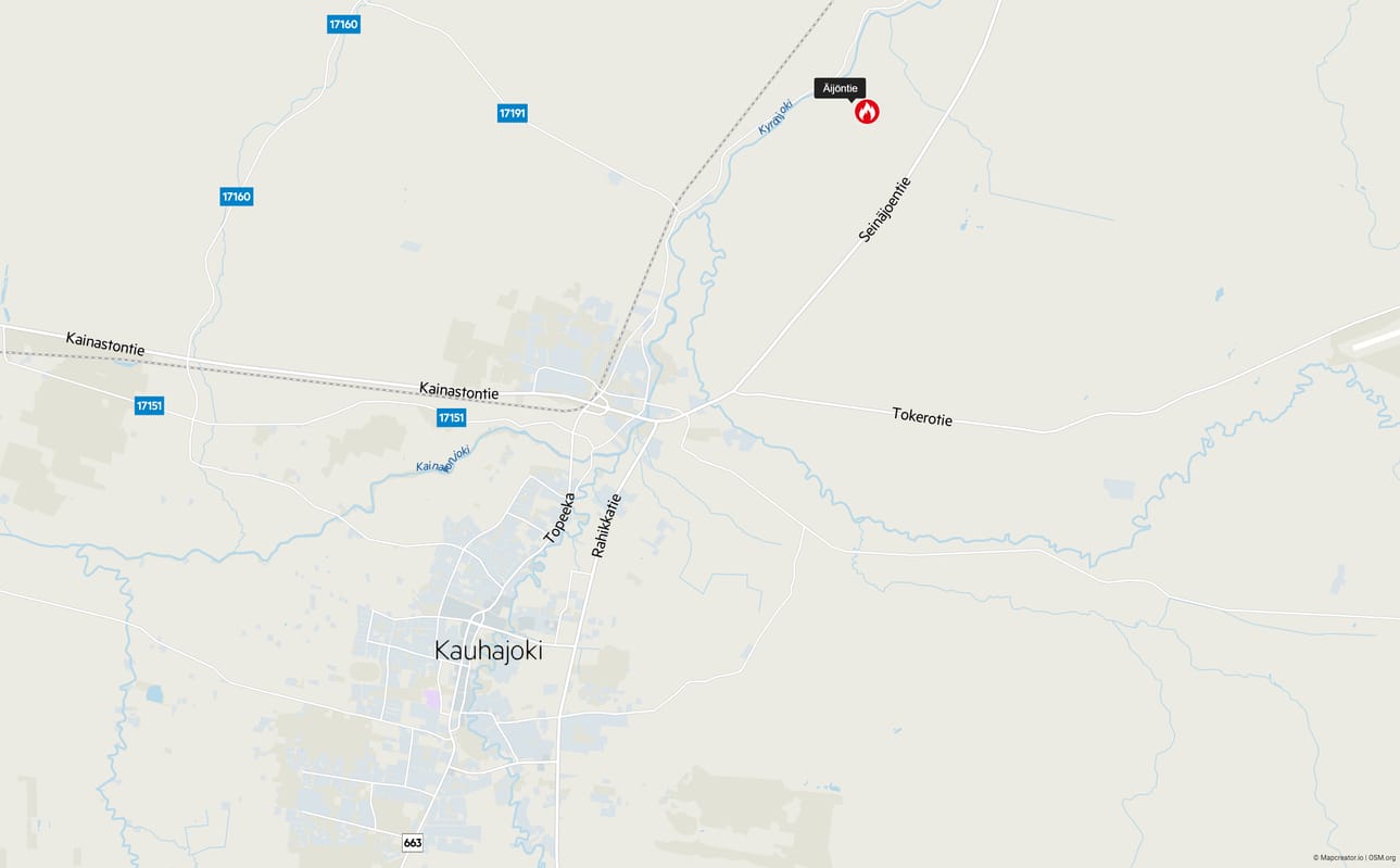 Pelastuslaitos sai hälytyksen palavasta traktorista kello 23.13.