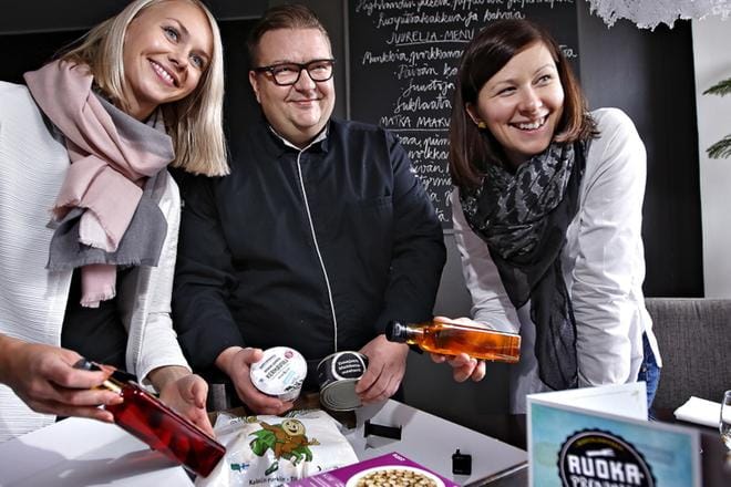 Näillä tuotteilla kelpaa kokkailla. KUVAT: TOMI KOSONEN