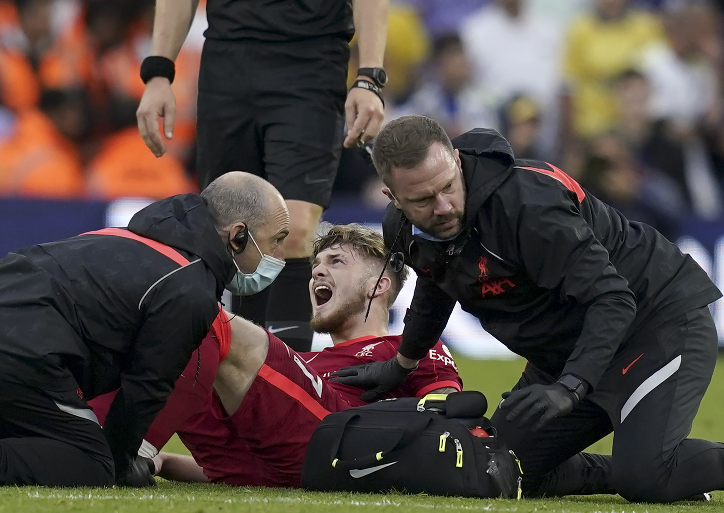 Liverpoolin 18-vuotias jalkapallolahjakkuus leikkaukseen pahan loukkaantumisen takia