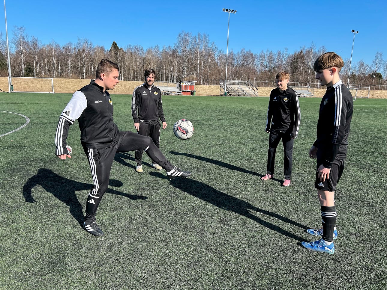 FC Raahen miehet ovat aloittaneet kautensa upeasti. Kuvassa Teemu Aittola, Timi Knuutinen, Henrik Nissinen ja Sulo Valkonen.