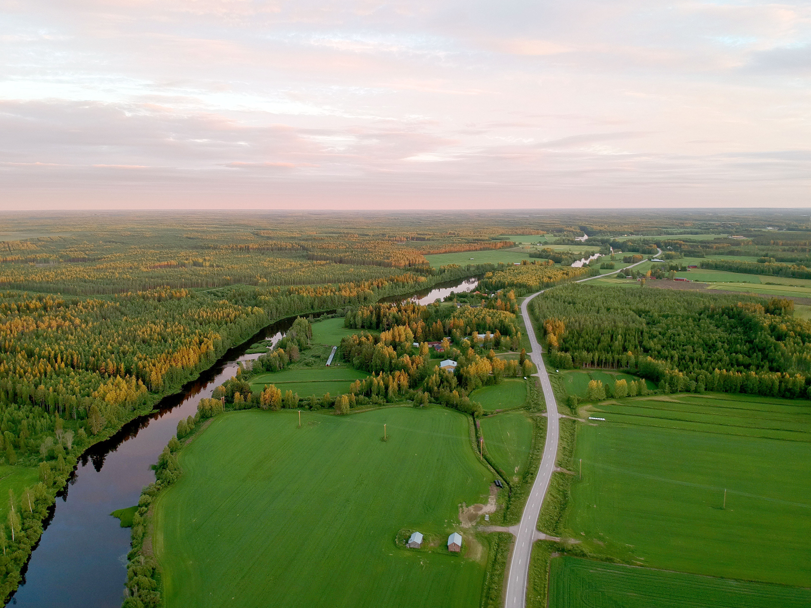 Pihkala-Väyrylää halkova Siikajoki ja erityisesti Pihkalanrannan kulttuurimaisema kuuluu Pohjois-Pohjanmaan kulttuurihistoriallisesti merkittäviin kohteisiin. Kuva Olli Riikonen.