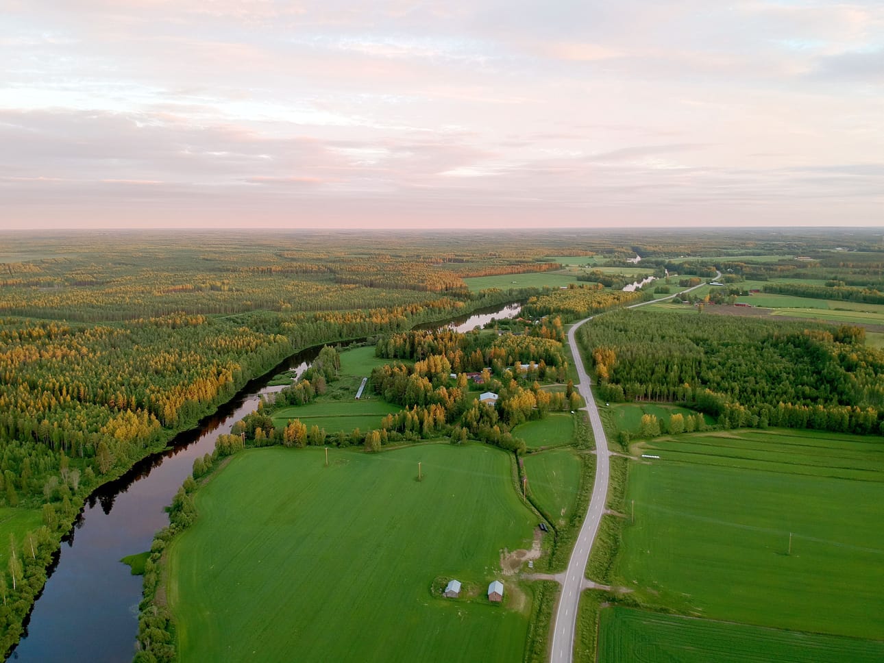 Pihkala-Väyrylää halkova Siikajoki ja erityisesti Pihkalanrannan kulttuurimaisema kuuluu Pohjois-Pohjanmaan kulttuurihistoriallisesti merkittäviin kohteisiin. Kuva Olli Riikonen.