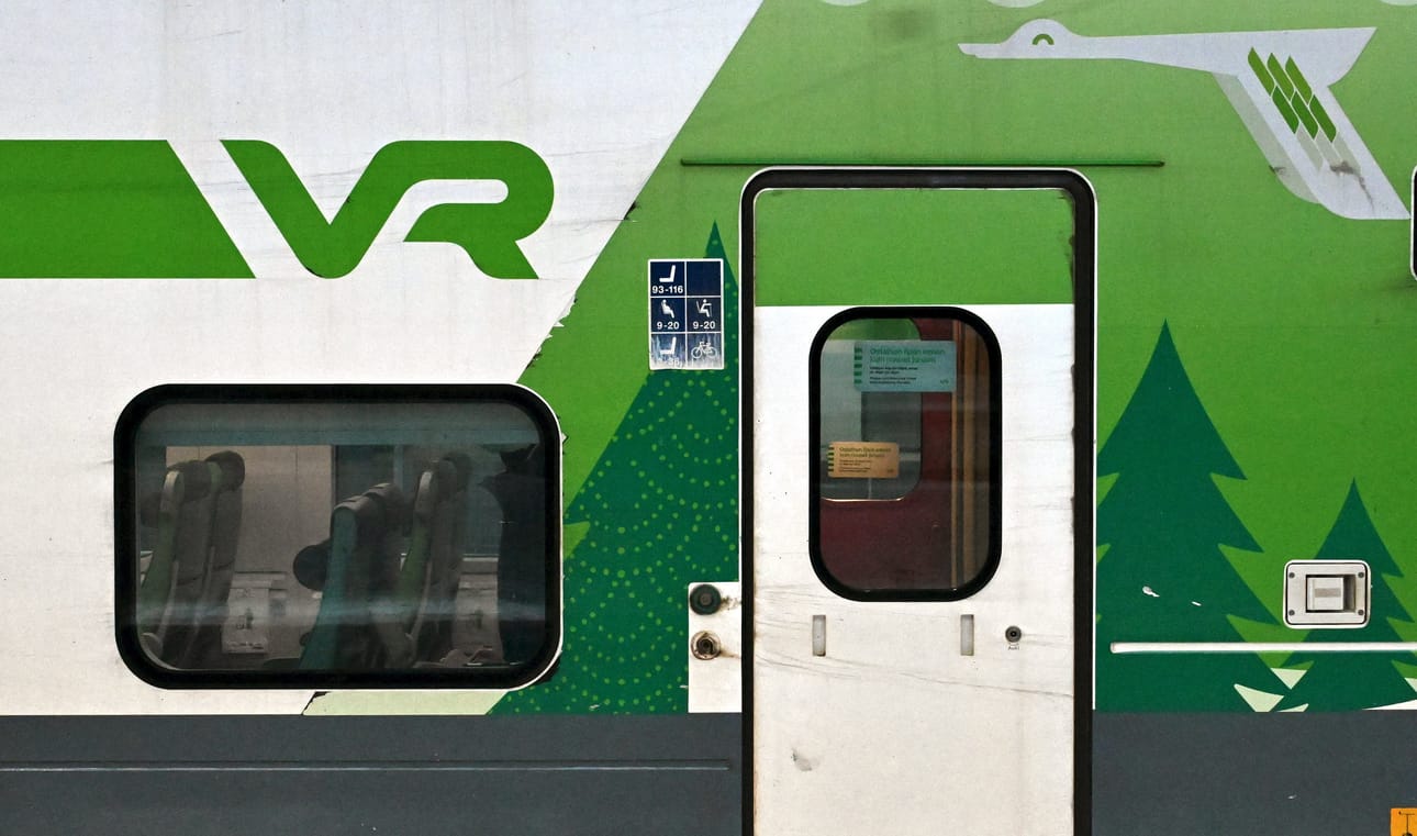 VR:n kaukoliikenteen vaunu Helsingin päärautatieasemalla 22. tammikuuuta 2025.