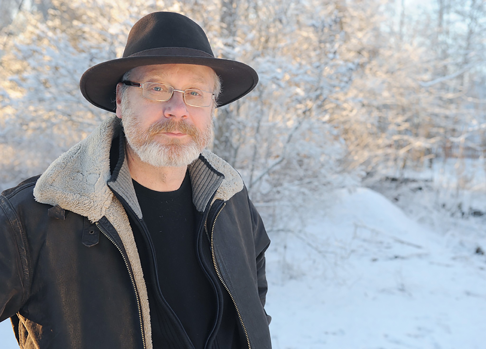 Musiikkimajuri evp. Raine Ampuja on perehtynyt suomalaisen sotilasmusiikin historiaan laajasti. Hänen viimeisin tutkimusprojektinsa on marraskuussa ilmestyvä kirja.