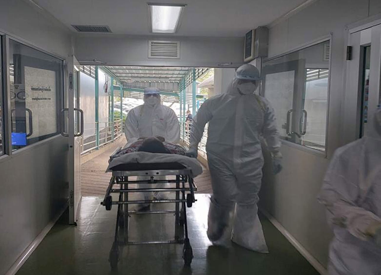 Thaimaassa Nakhon Pathomin sairaala hoiti thaimaalaista koronavirukseen sairastunutta potilasta tiistaina. 73-vuotias nainen oli käynyt Kiinan Wuhanissa, josta sairaus on lähtenyt leviämään.