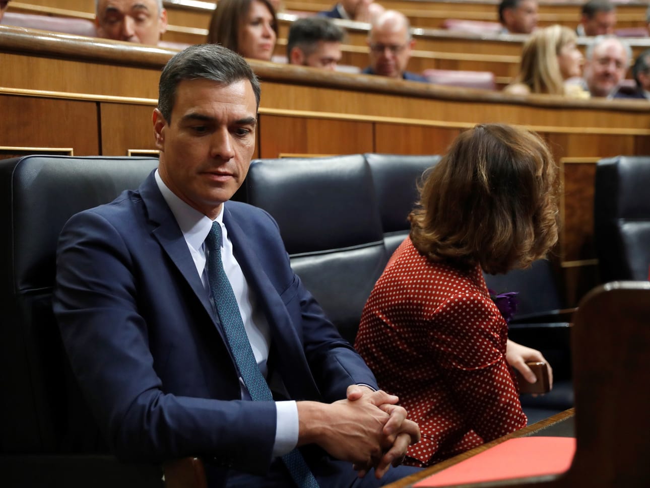Pääministeri Pedro Sánchez ja varapääministeri Carmen Calvo seurasivat luottamusäänestystä torstaina Madridissa.