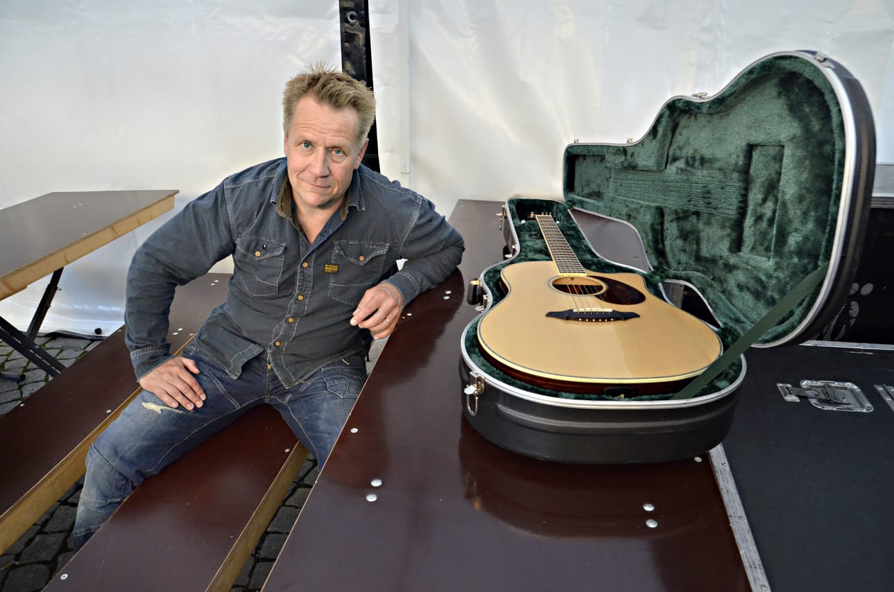 Olli Lindholm oli kuollessaan 54-vuotias.