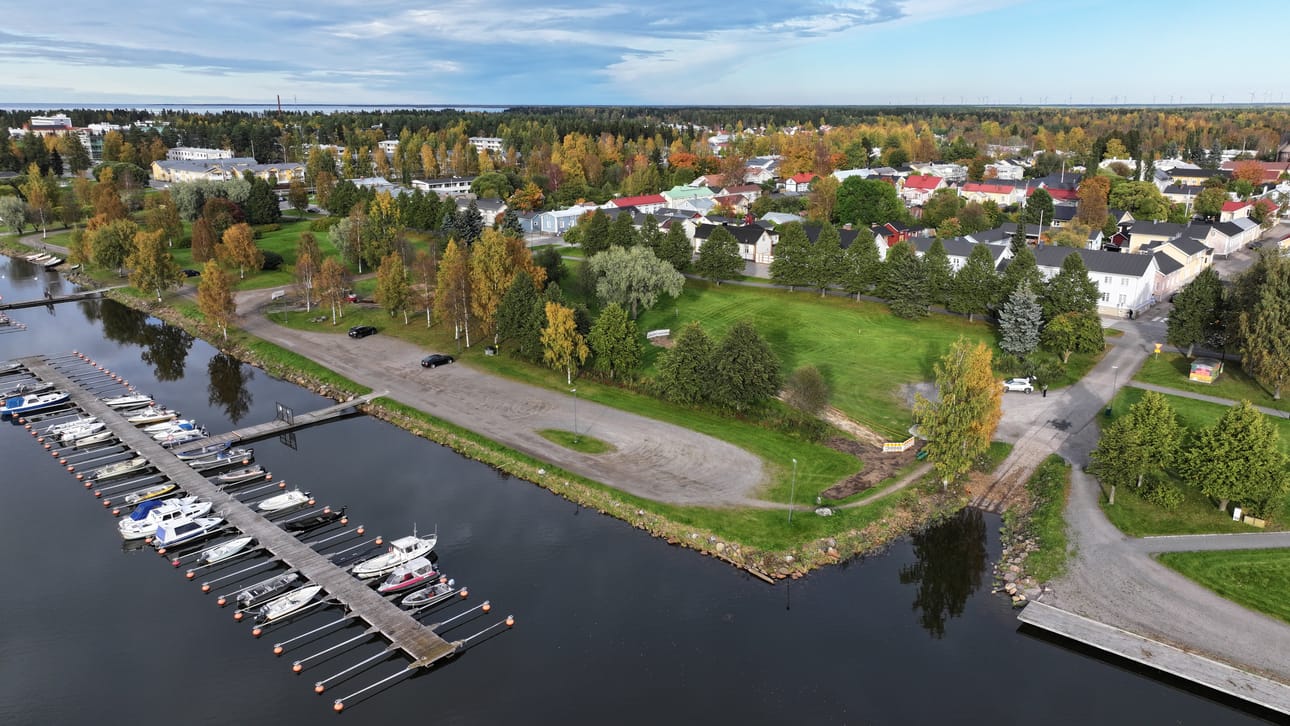 Perennapuisto tullaan kaivamaan valmiiksi. Vanhan Raahen puoleinen osa puistoa kaivetaan arkeologisessa valvonnassa.