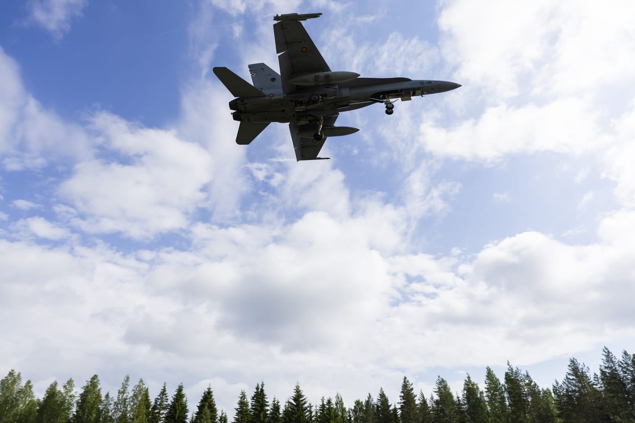 Suomen ilmavoimista harjoitukseen osallistuu 12 Hornet-hävittäjää ja noin 500 sotilasta. Kaikki Ilmavoimien joukko-osastot ovat mukana harjoituksessa. Arkistokuva.