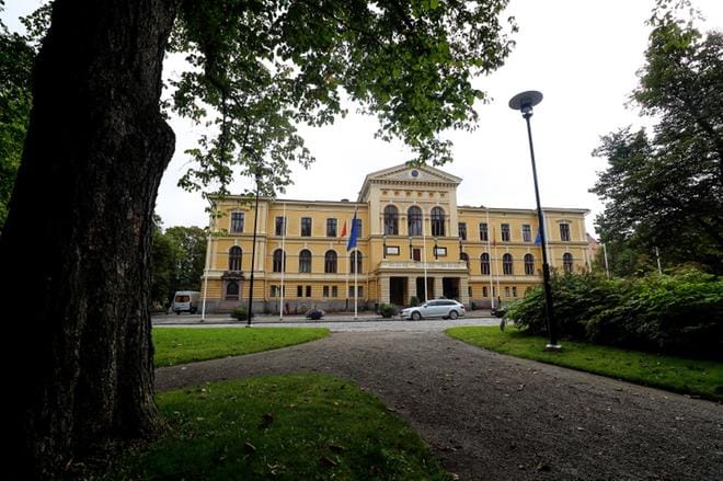 Vaasan kaupungintalolla pidettäviin konsertteihin tulee koululaisia Vaasasta ja Vaasan lähialueelta. Kuva: Jaakko Elenius