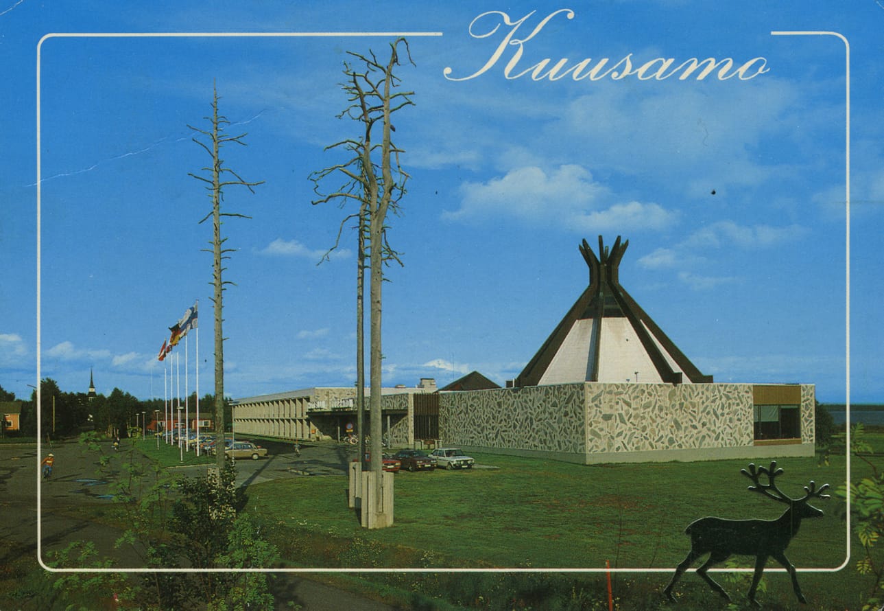 Ilmentää aikansa matkailurakentamisen tavoitteita, halua erottua. Näin Harri Hautajärvi kuvailee 1973 valmistunutta Hotelli Kuusamoa.