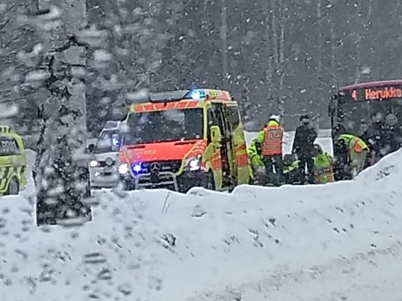 Kajaanintiellä sattui liikenneonnettomuus.