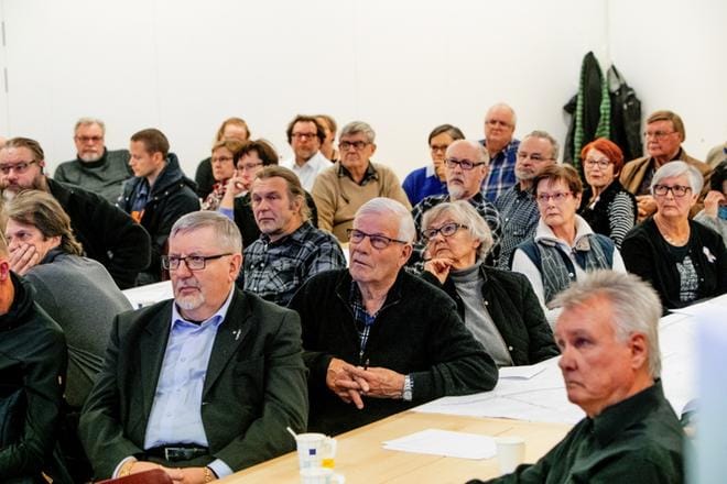 Järjestyksessään toinen yleisötilaisuus tänä vuonna täytti Jaaksi-salin tiistai-iltana. Yleissuunnitelma alueesta esitellään kaupunginvaltuustolle marraskuussa 2018. KUVAT: JAAKKO ELENIUS