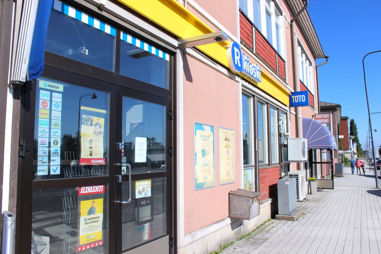 R-kioskille on saatu palkattua kaksi työntekijää.