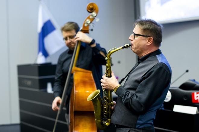 Seinäjoen yliopistokeskuksen juhlassa esiintyivät Petri Välimäki ja Jari Perkiömäki. Kuva: Matti Hautalahti