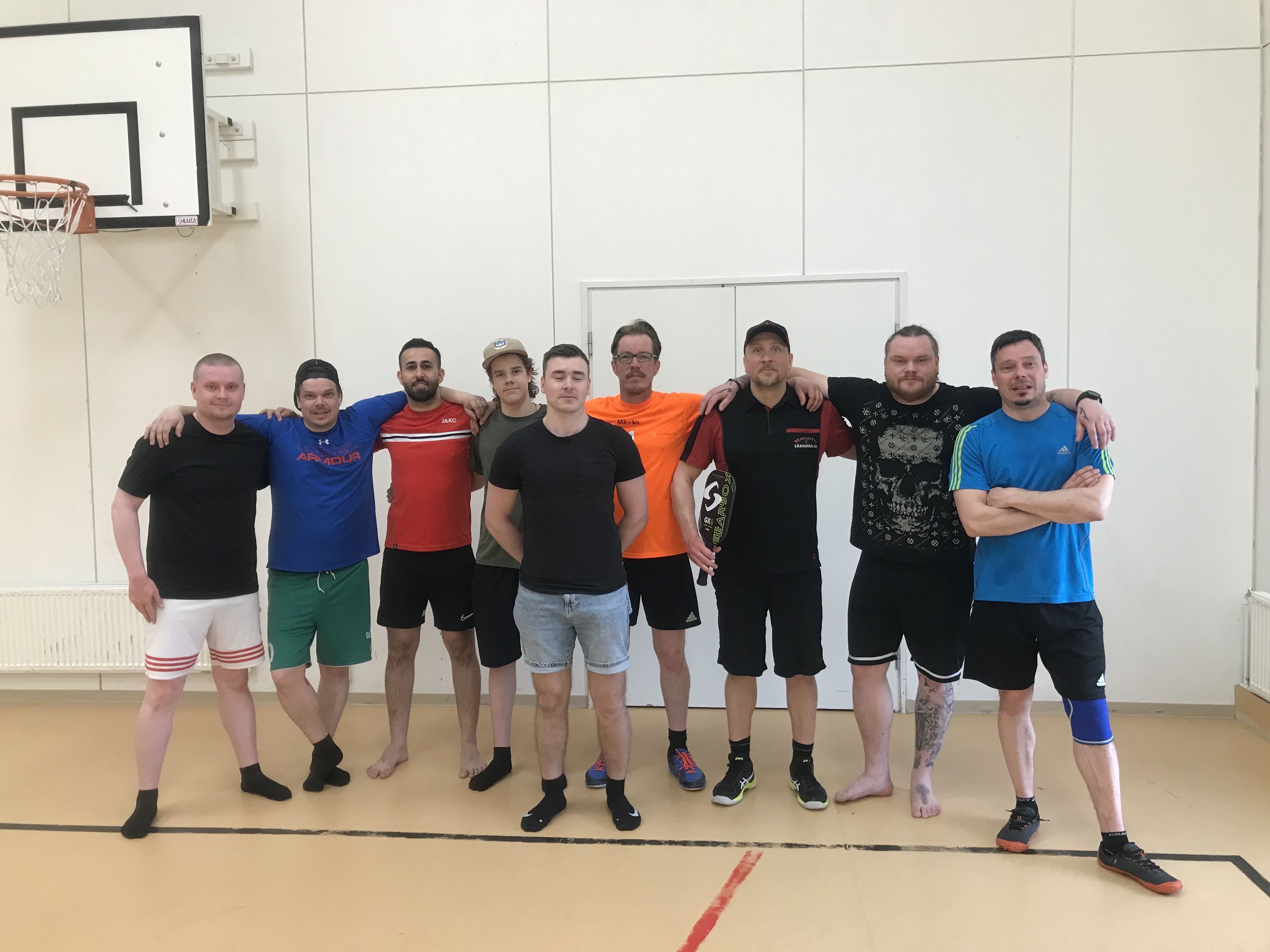 Kuusamon ensimmäinen pickleball-mestaruus Karjalaiselle ja Heikkiselle
