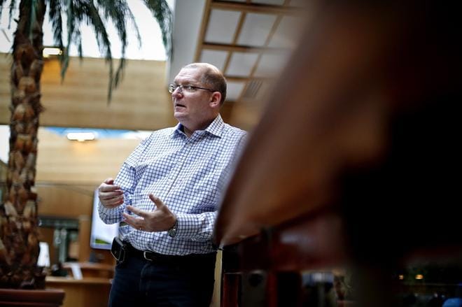 Teollisuusliiton puheenjohtaja Riku Aalto kuvaili nykyistä työmarkkinatilannetta jäähyksi, jonka ajaksi poliittiset mielenilmaisut on keskeytetty. KUVA: TOMI KOSONEN