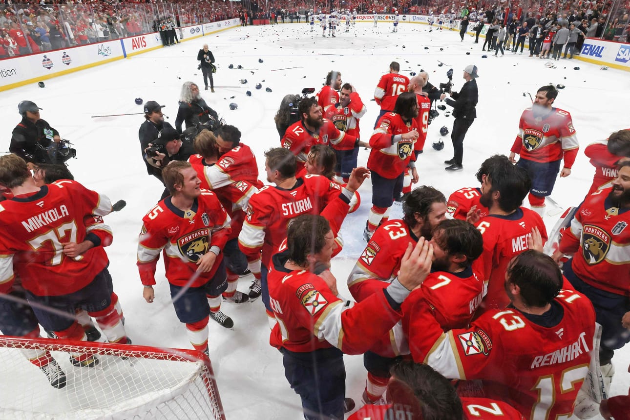 Florida voitti finaalisarjan kuudennen ottelun Edmonton Oilersia vastaan lukemin 5–1 ja ottelusarjan voitoin 4–2. LEHTIKUVA/AFP