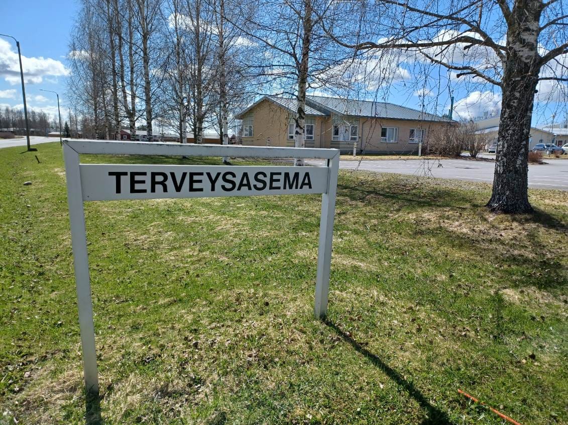 Valot sammuvat todennäköisesti Karijoen terveysasemalta. Kuva. Minna Zilliacus
