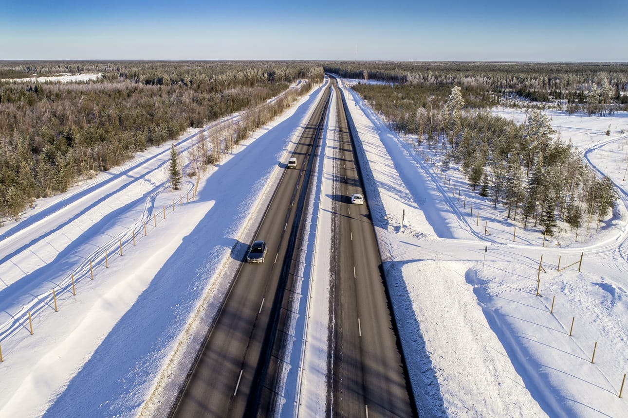 Raahen ja Limingan välille on jo valmistunut kaksi ohituskaistaparia. Samanlaisia ohituskaistoja haluttaisiin kasitien turvallisuuden parantamiseksi koko matkalle Kokkolasta Ouluun.