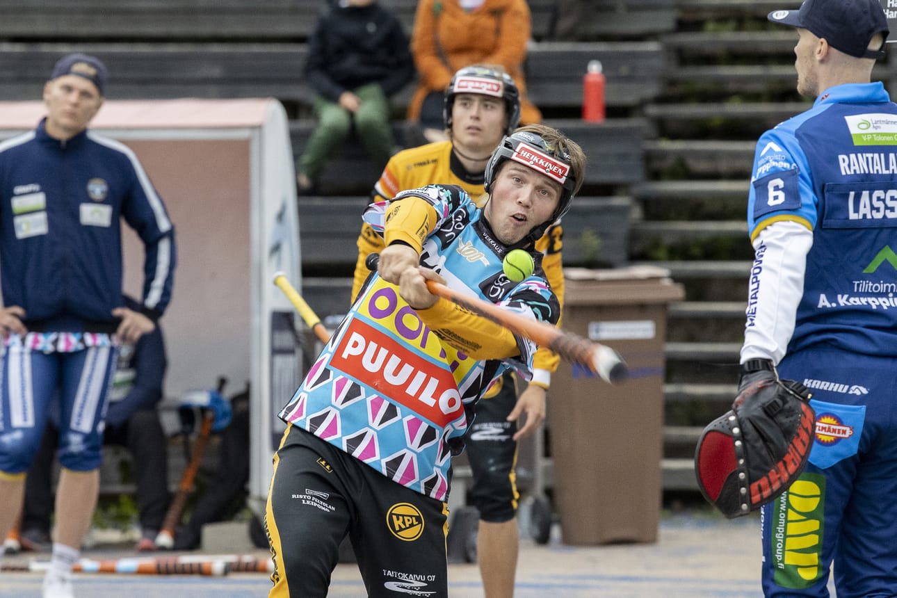 KPL:n Ossi Meriläinen kuritti kasvattajaseuraansa lyönneillään.