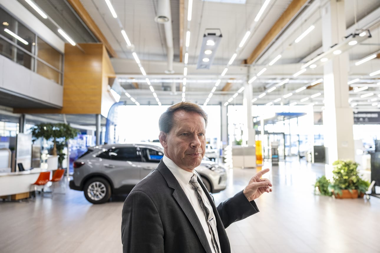 Suunta ylöspäin, toivoo autoliike Wetterin pääomistaja ja toimitusjohtaja Aarne Simula.