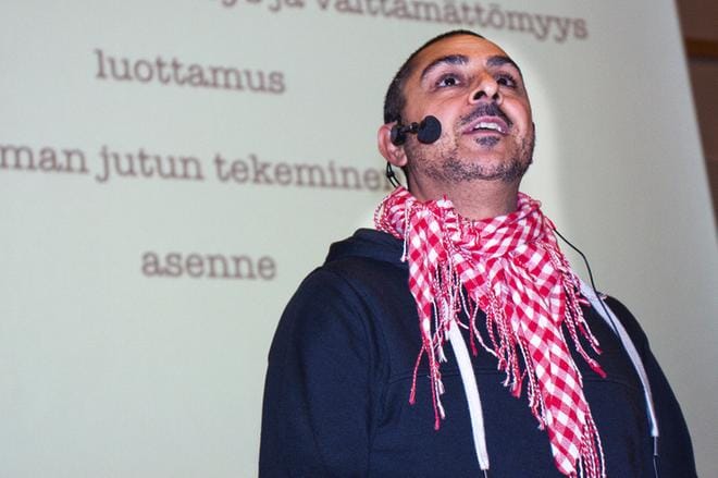 Suupohjan ammatti-instituutin työelämämessuille on aina pyritty samaan tunnettuja vierailijoita ja luennoitsijoita. Vuonna 2014 paikalla oli Arman Alizad. ARKISTOKUVA: JORMA HAVULA