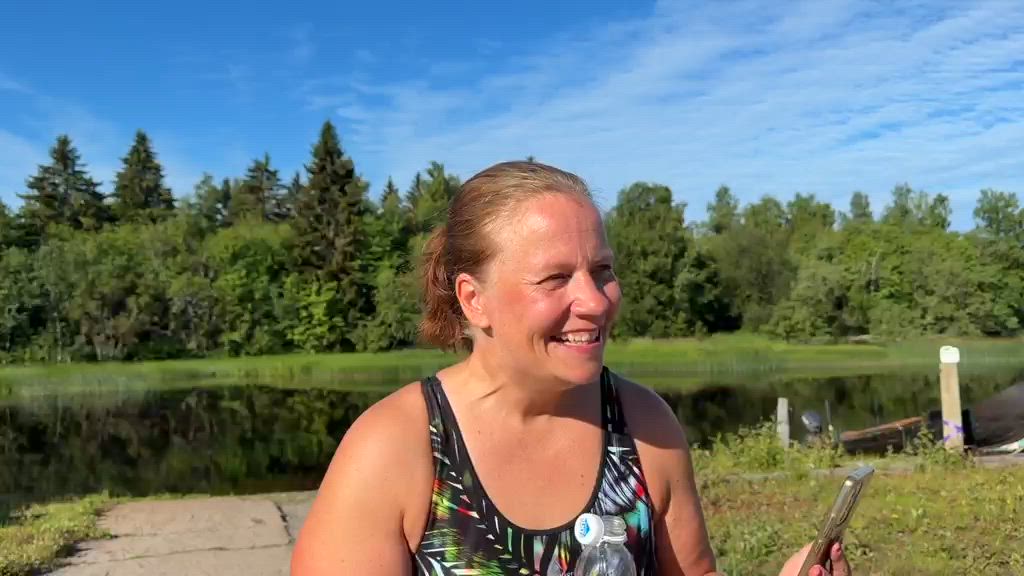 Kristiina Kangastalo-Hoda lähdössä uintimatkalleen Ruotsin Luulajaan