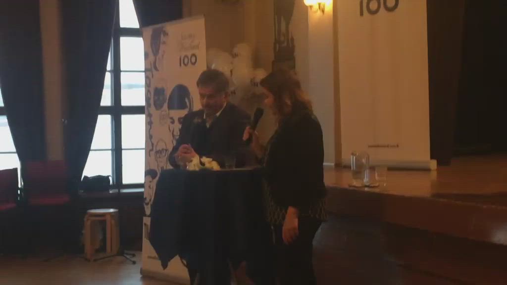 Presidentti Niinistö vastaa Karihaaran koulun kolmasluokkalaisten kysymyksiin