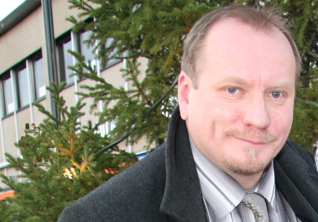 Simo Husso on toimituksellisen työuransa aikana huomannut, että medialainsäädäntöä ja -terminologiaa pitää avata lukijoille ja asiakkaille yhä enemmän. Husso on kehittänyt nyt pelin, joka opastaa näihin asioihin.