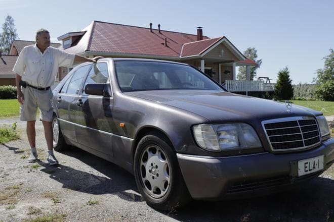 Rauli Raskun rekisterikilpi muistuttaa häntä tyttärestään. Hän ei kuitenkaan itse ole kilpeä valinnut. KUVA: JUUSO LINDBERG