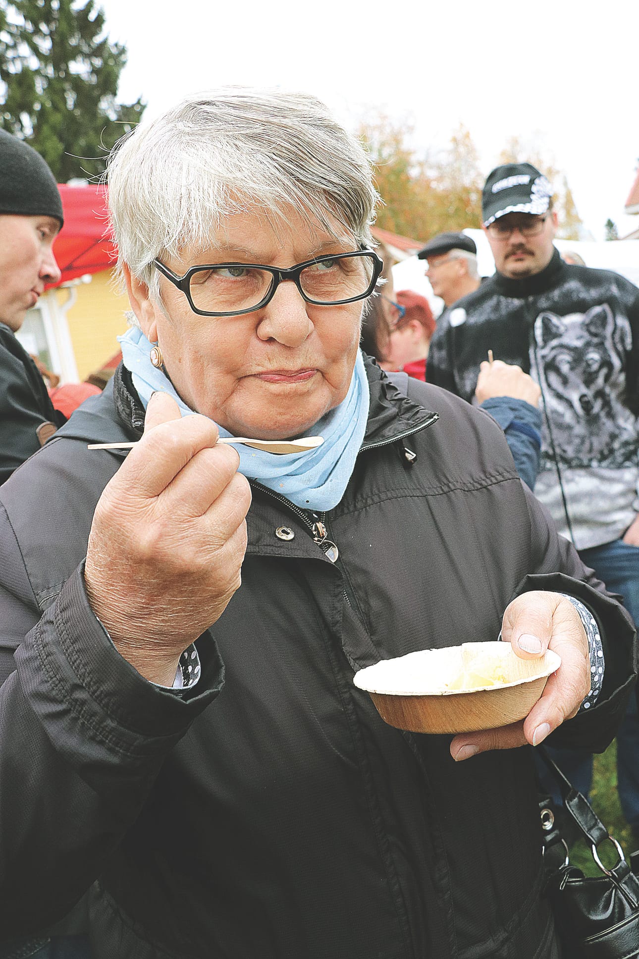 Muhoslainen Seija Pirttikoski onnistui saamaan oman annoksen huippukokkien tuotoksista.