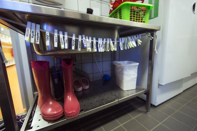 Varhaiskasvatuksen opettajista jo huutava pula – Vaasan varhaiskasvatusjohtaja: "Vielä ei ole tarvinnut ketään pakottaa siirtymään toiseen taloon"