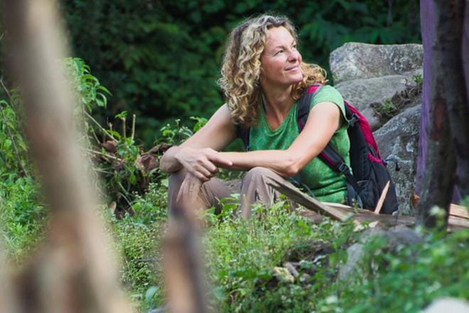 Tv-juontaja Kate Humble yrittää ottaa selvää Nepalin viimeisistä nomadeista. KUVA: Yle Kuvapalvelu