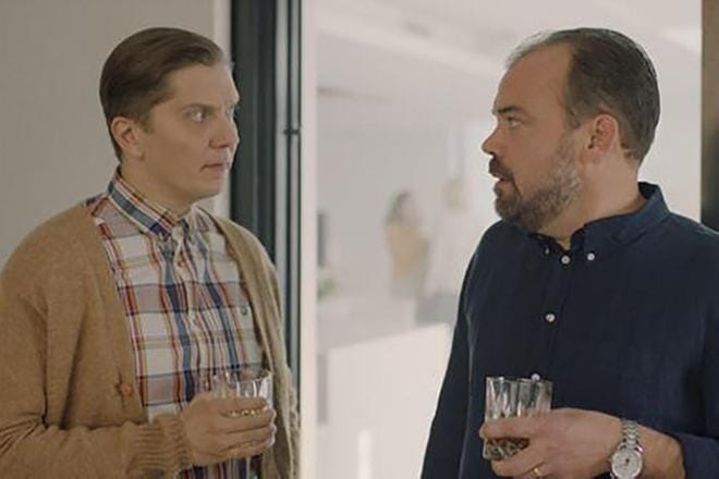 Antti ja Markus pyrkivät tosissaan kohti onnea. Antin roolissa jatkaa Eero Ritala, Markuksena nähdään nyt Max Forsman. KUVA: C More