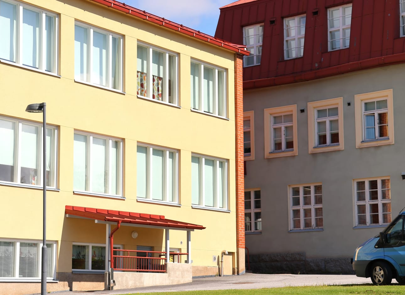 Kumpikin tehtävään valittu aloitti työt elokuun alussa.