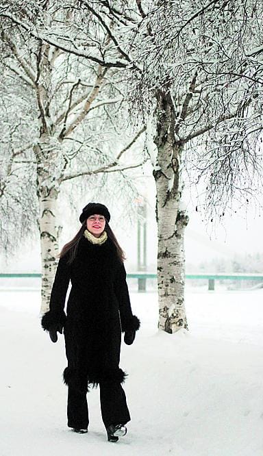 Sopraano kotimaisemissa. Julia Sitomaniemi aloitti laulajan uransa Rovaniemellä. Näillä näkymin hän valmistuu Sibelius-Akatemiasta kevääseen 2007 mennessä.