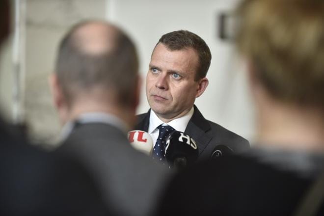 Valtiovarainministeri, kokoomuksen puheenjohtaja Petteri Orpo kertoi yllättyneensä siitä, miten voimakkaasti hallituspuolue sinisissä reagoitiin loikkausuutiseen. KUVA: KIMMO PENTTINEN