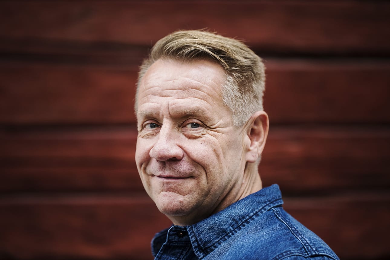 Olli Lindholm kuoli sairauskohtaukseen. Hän oli menehtyessään 54-vuotias.