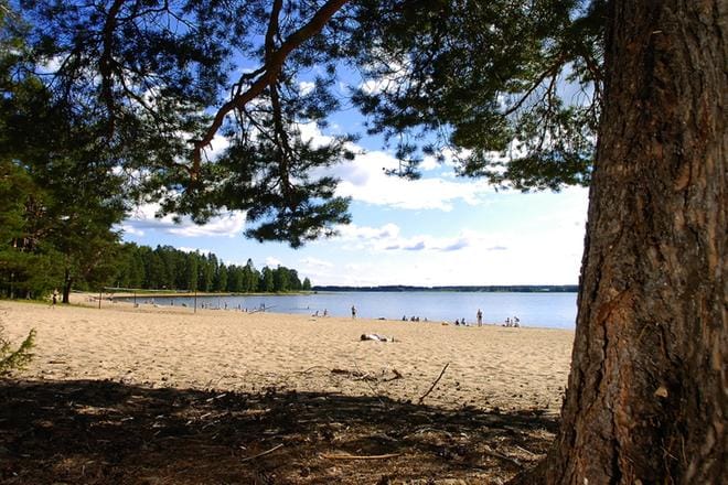 Hiekkaranta Kuortaneenjärvellä. ARKISTOKUVA.